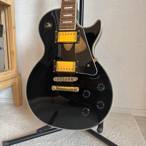 Chitarra elettrica nera