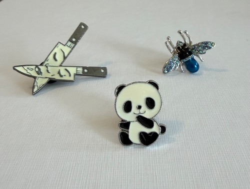 Lot enamel pins panda - of, 3