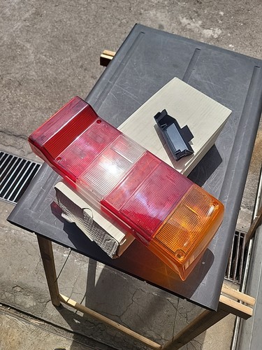 Plastica fanale posteriore - plastica,