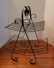 Porta riviste vintage a 2 livelli in metallo nero