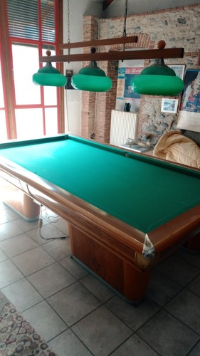 Biliardo riscaldato con - ,