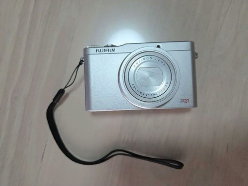 Fotocamera digitale compatta