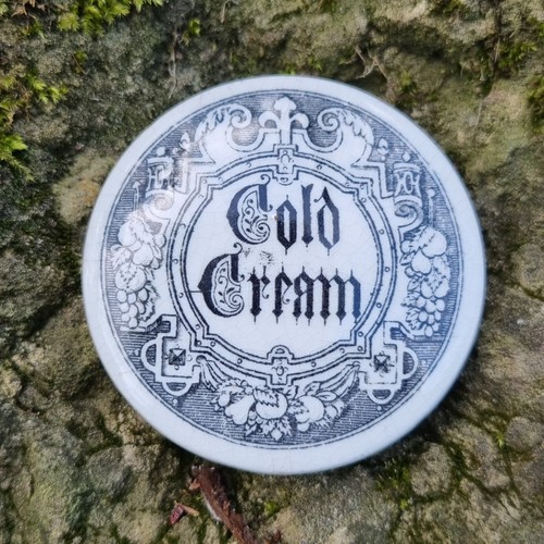 Vintage printed pot lid - printed, cold