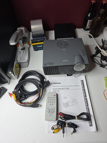 Proiettore toshiba tdp s8u - proiettore,