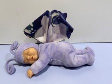 Bambola Anne Geddes bambolotto che dorme con ali viola da collezione vintage