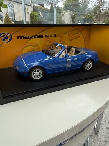 Mazda mx5 mk1 in - 1:18,