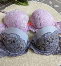 Lotto di 2 reggiseni