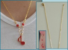 Collana e orecchini Nota rossa smaltata 3 pezzi Catenina color oro Perline rosse