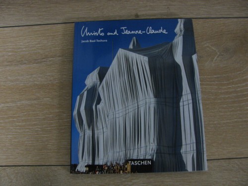Christo jeanne claude basic - jeanne-claude,