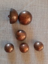 N. 130  LOTTO N. 6 BOTTONI  DIAMETRO CM. 2,40 - 1,80 - 1,40 COL. BRONZO VINTAGE
