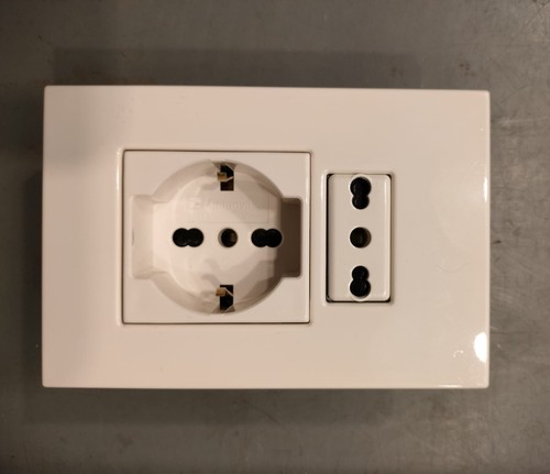 Stock presa schuko magic - presa,