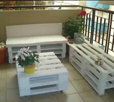Divani e tavolino realizzati con Pallet Bancali EUR  EPAL per terrazze e balconi