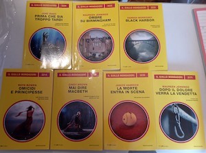 Stock libri il giallo - stock, 7