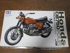 Tamiya 1/6 Honda Dream CB750