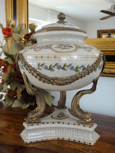 Vaso con coperchio porcellana
