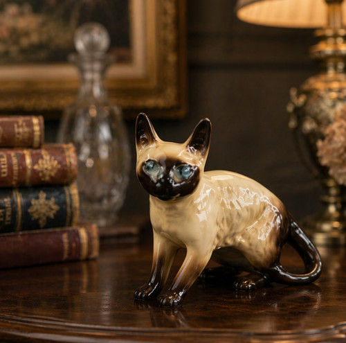 Siamese cat made england - siamese,