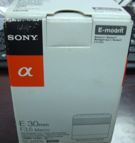 Sony 30mm 5 - f3.5, macro