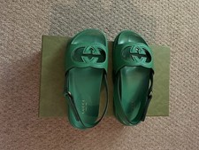 Sandali bassi morbidi nuovi