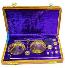 Bilancia antica in ottone