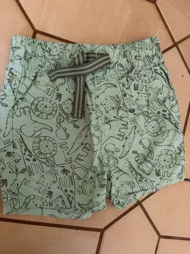Pantaloncini corti verdi