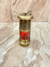 Antica lanterna a olio