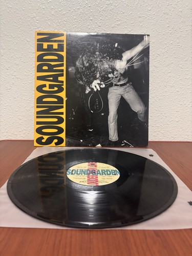 Soundgarden louder than - than, love
