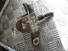 fusée de roue avant droite