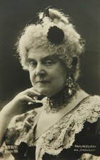 Pauline ulrich nei panni - pauline,