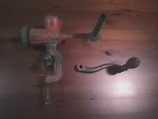 11574- Tritacarne – insaccatrice a manovella American System anni '40 .