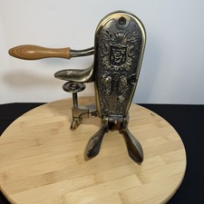 Le Grape Wine Bottle Opener