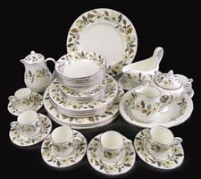 Wedgwood Beaconsfield Servizio da Pranzo Set per 6. Piatti Ciotole Tazze Bone China Vintage