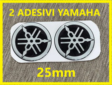 2 Adesivi 3M  Resinato 3D da 25mm Diapason Emblema Yamaha TMAX T MAX Moto LOGO 