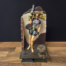 Tomb raider lara croft figure - raider,