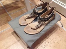 Infradito Lola Cruz color tortora con strass n°38