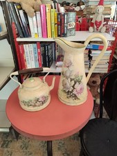 Coppia Vecchi Oggetti In Latta