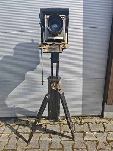 Antica macchina fotografica