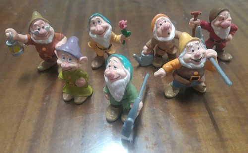 Set sette nani - set,