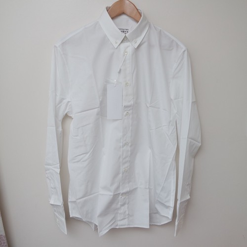 Camicia bianca con bottoni