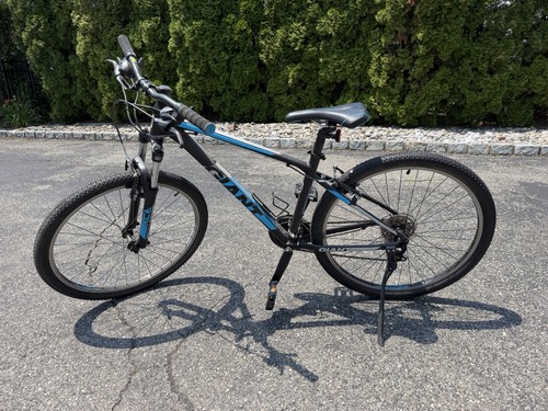 Giant mountain bike - mountain,