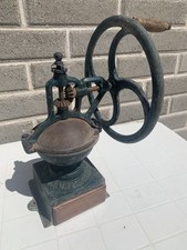 Macinacaffè Antico Tre Spade Numero 2 Di Ghisa Da Collezione