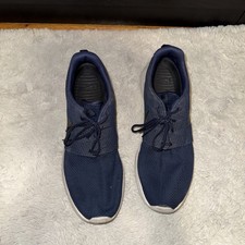 Nike athletic sneaker Roshe