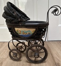 Antica piccola bambola