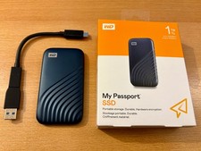 WD My Passport SSD 1 TB memoria SSD mobile blu notte, con cavo e scatola originale