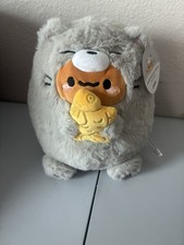 Gatto a pelo corto grigio