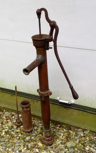 Fantastica antica pompa acqua