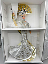 BK~ NIB BARBIE DOLL 2000 LADY