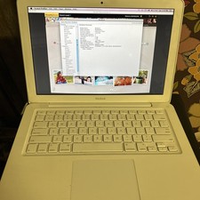 Apple MacBook Unibody 13.3" -