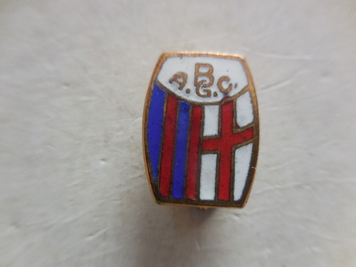 Distintivo con piedino - con, calcio