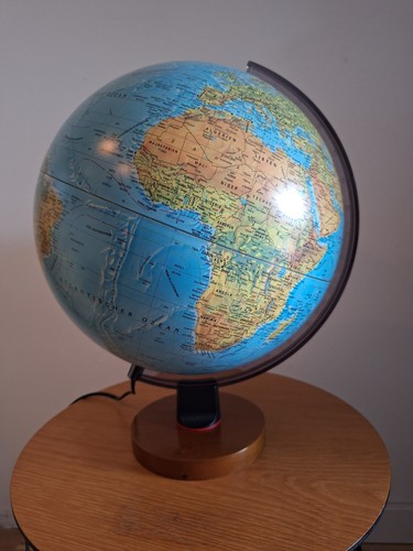 Mappamondo luminoso vintage