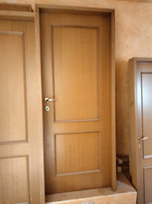 porte in legno per interni, in ottimo stato come nuove, colore noce chiaro